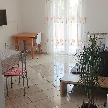 Apartments Mb Pula Exterior photo